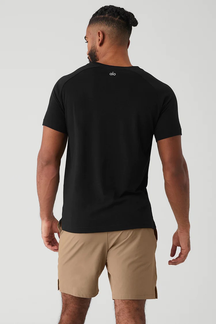 ALO THE TRIUMPH CREW NECK TEE Black ALO THE TRIUMPH CREW NECK TEE Black